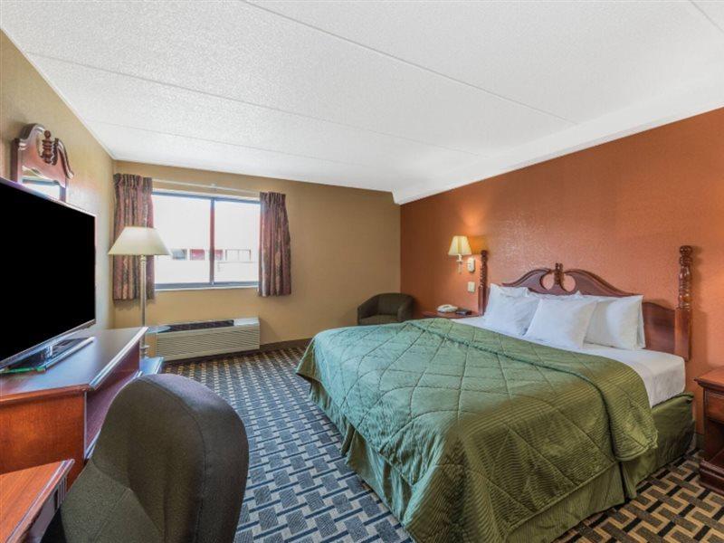 Days Inn By Wyndham Hurstbourne Louisville Exteriör bild