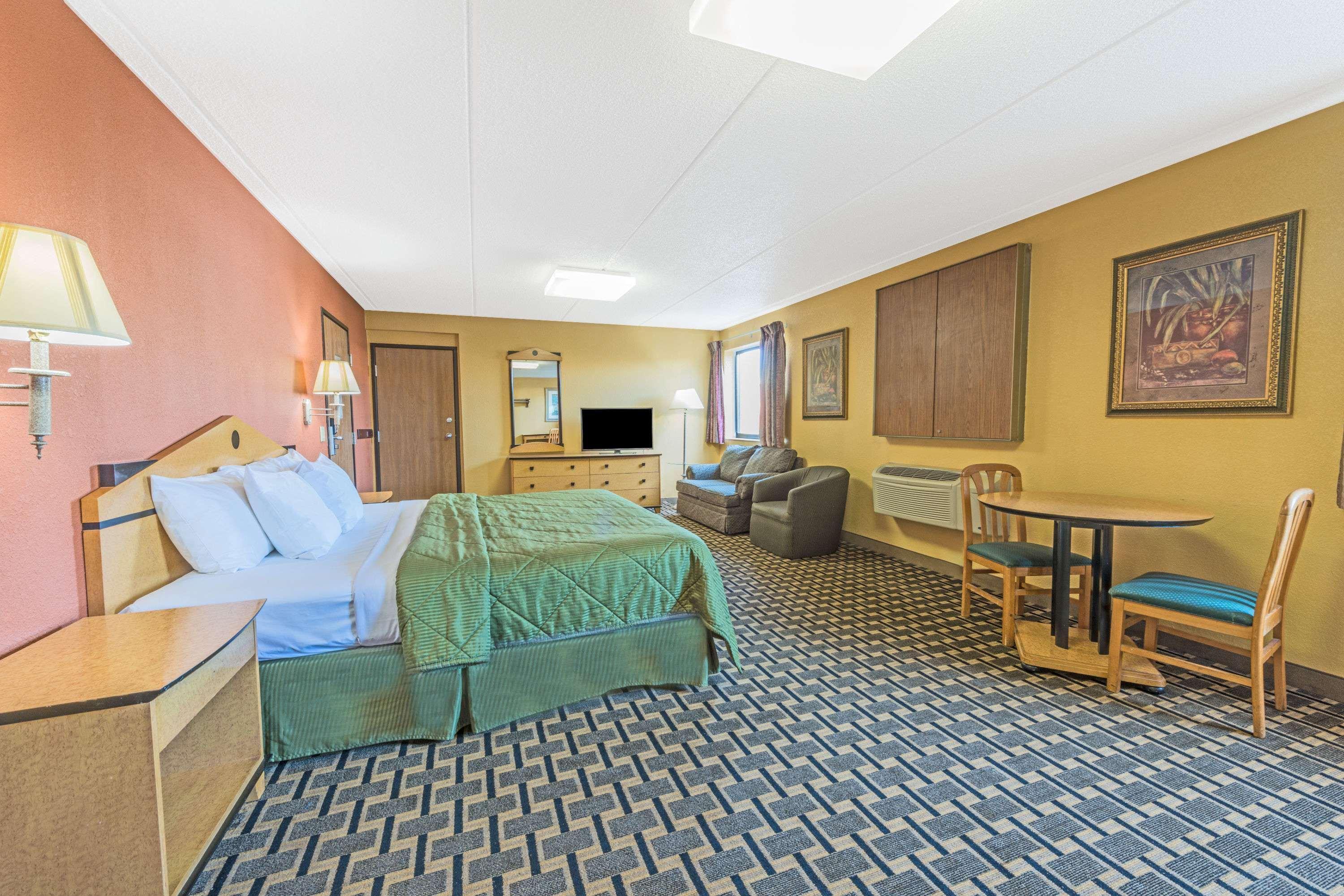 Days Inn By Wyndham Hurstbourne Louisville Exteriör bild