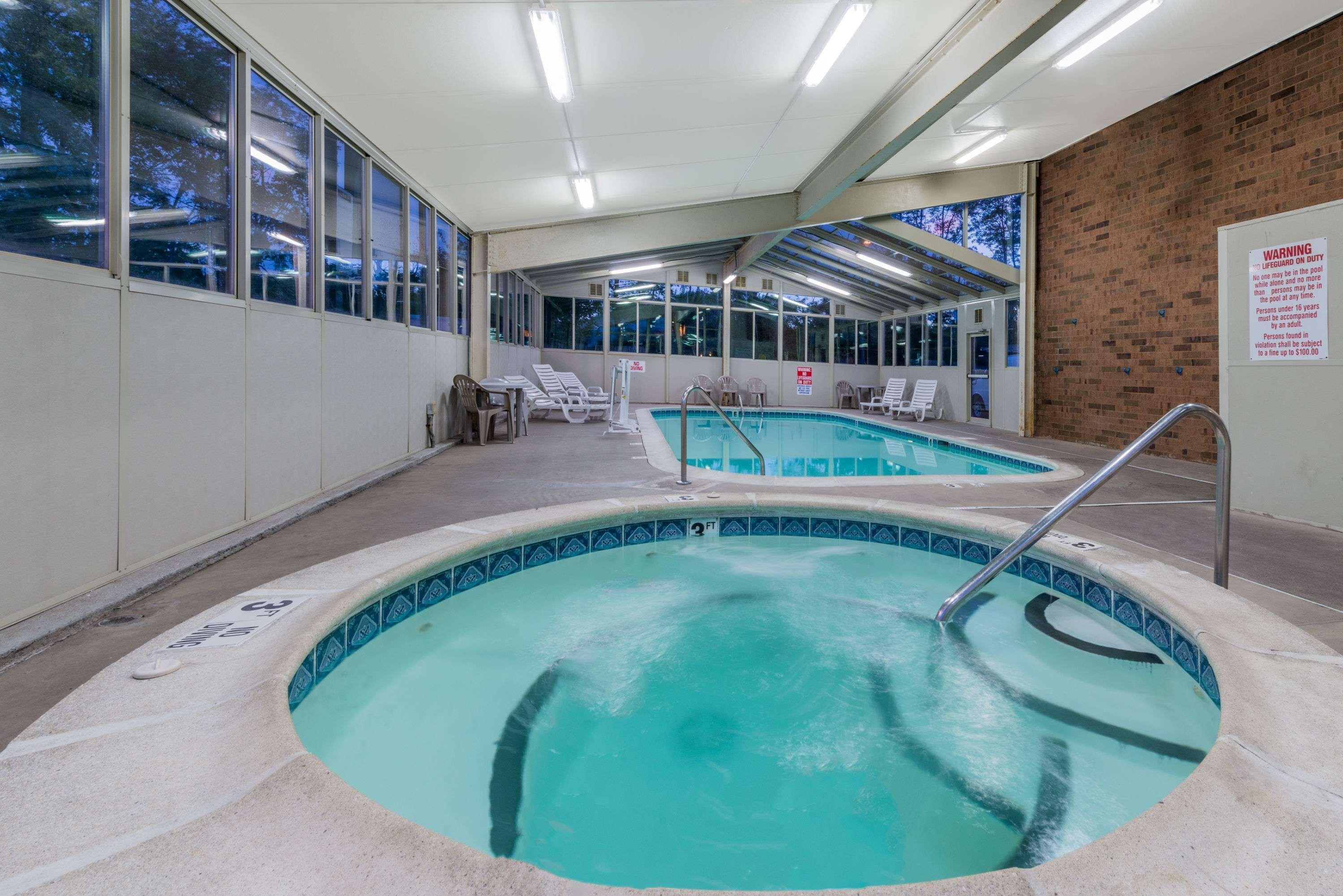Days Inn By Wyndham Hurstbourne Louisville Exteriör bild