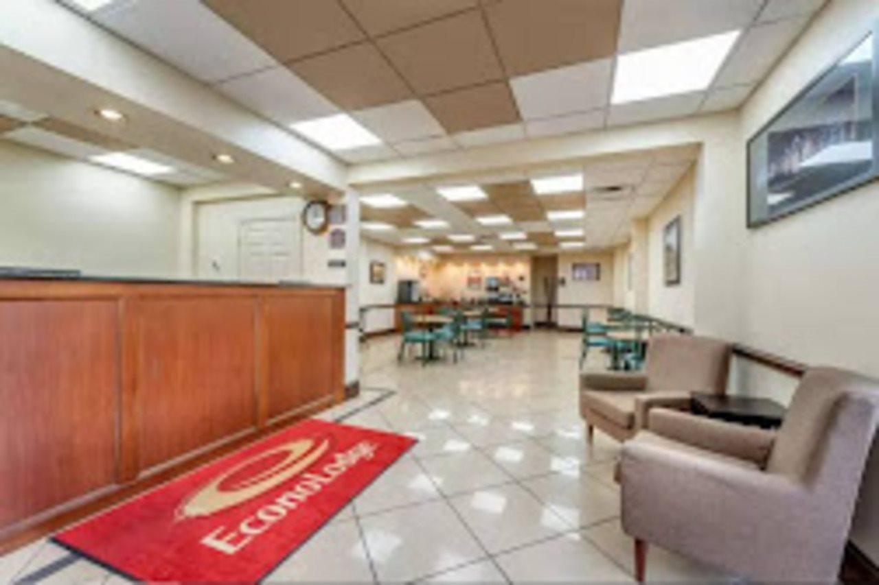 Days Inn By Wyndham Hurstbourne Louisville Exteriör bild